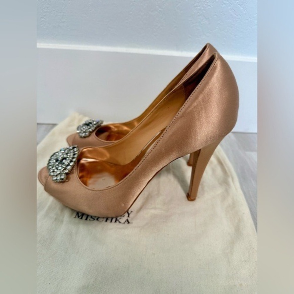 Badgley Mischka Women Champagne Satin Peep Toe Heels Embellished Jeweled 8.5‎ - Picture 9 of 13